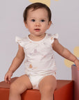 Baby in white onesie, DSC03824
