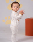 Baby in onesie, DSC03864