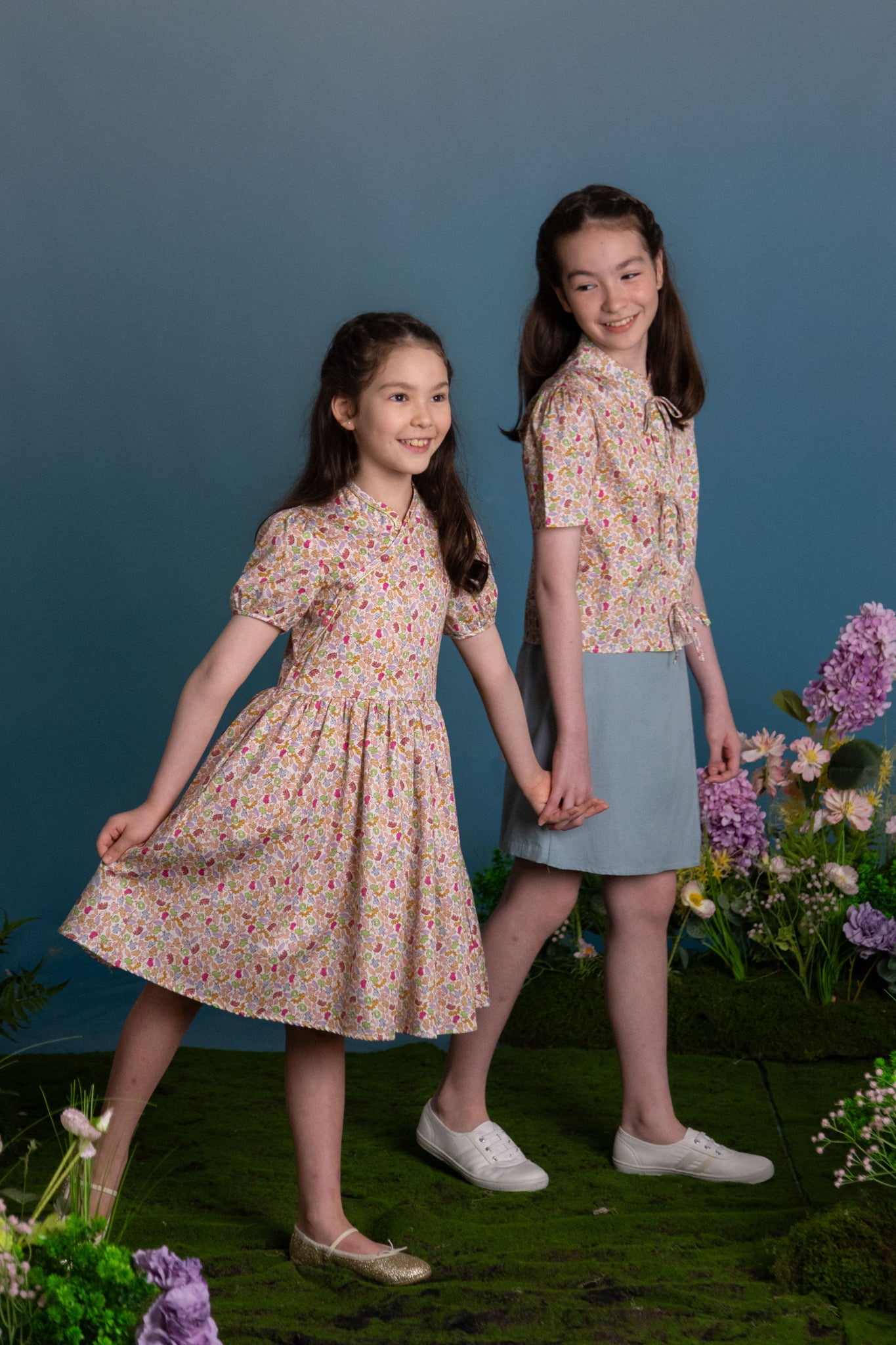 Two girls in floral dresses, R6I_1259