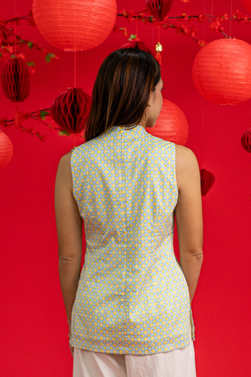 Ladies Peony Fitted Top - Yellow Blue Mosaic