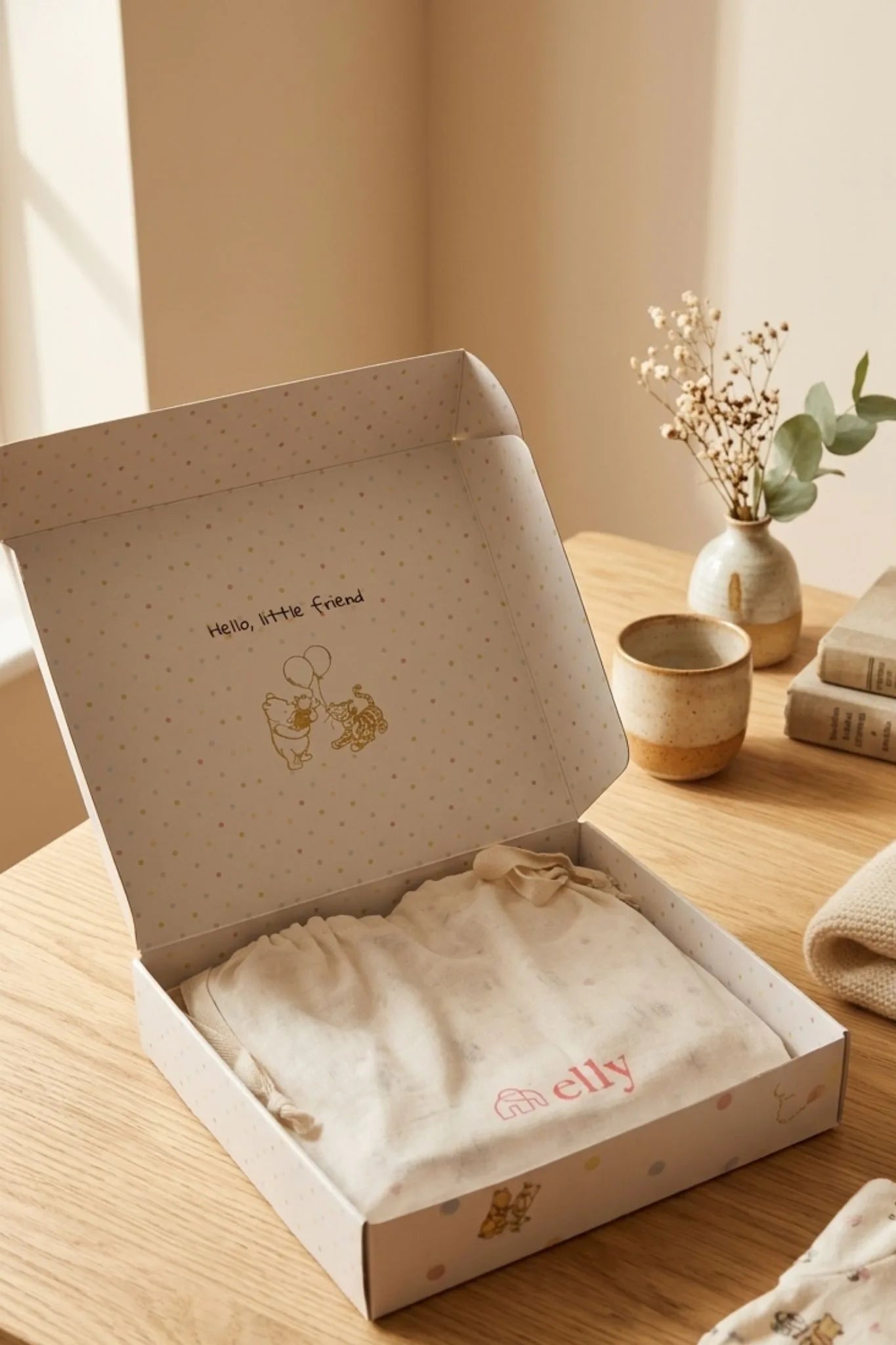 Classic baby gift set in picnic with pooh packaging