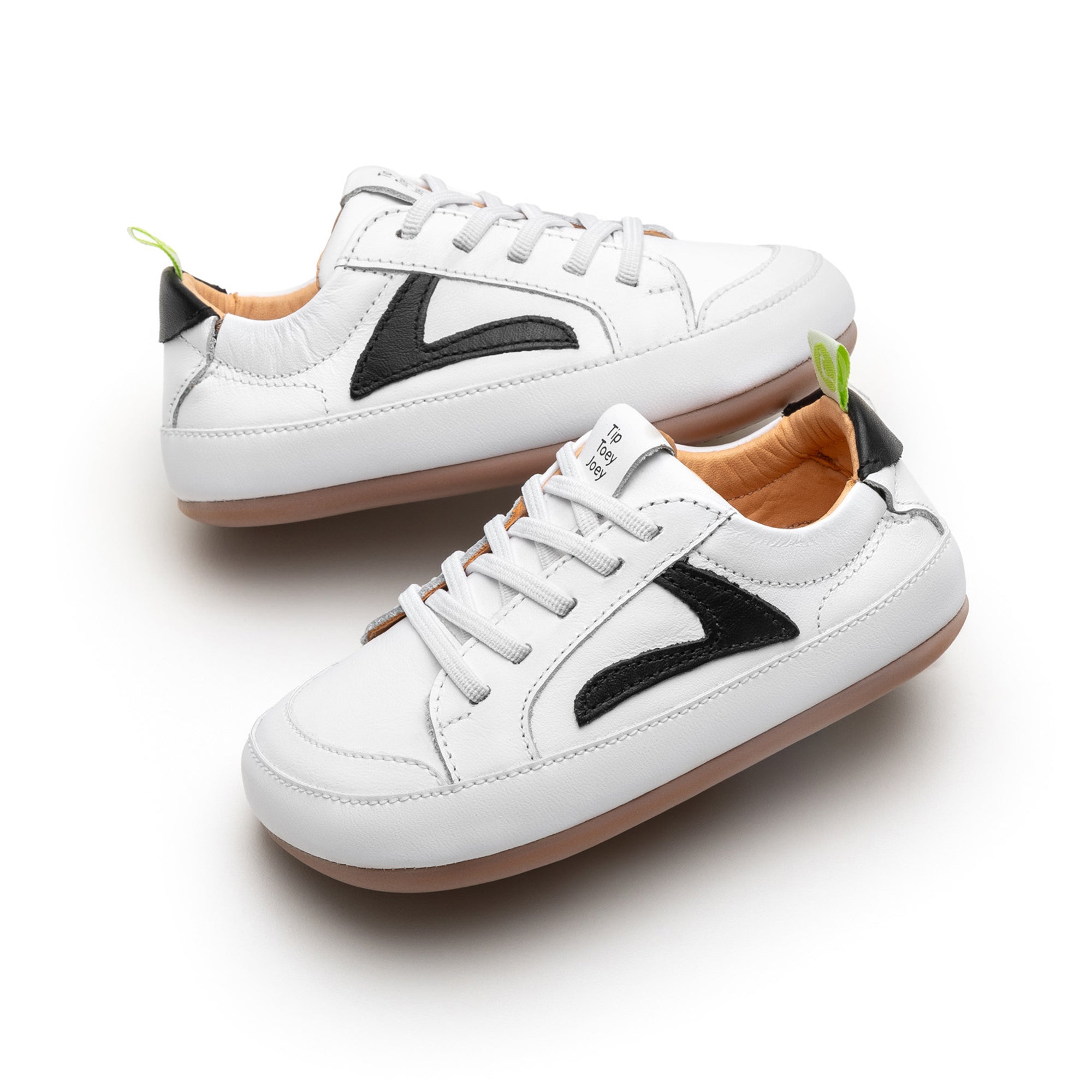 Tip Toey Joey Ground Sneakers - White / Black