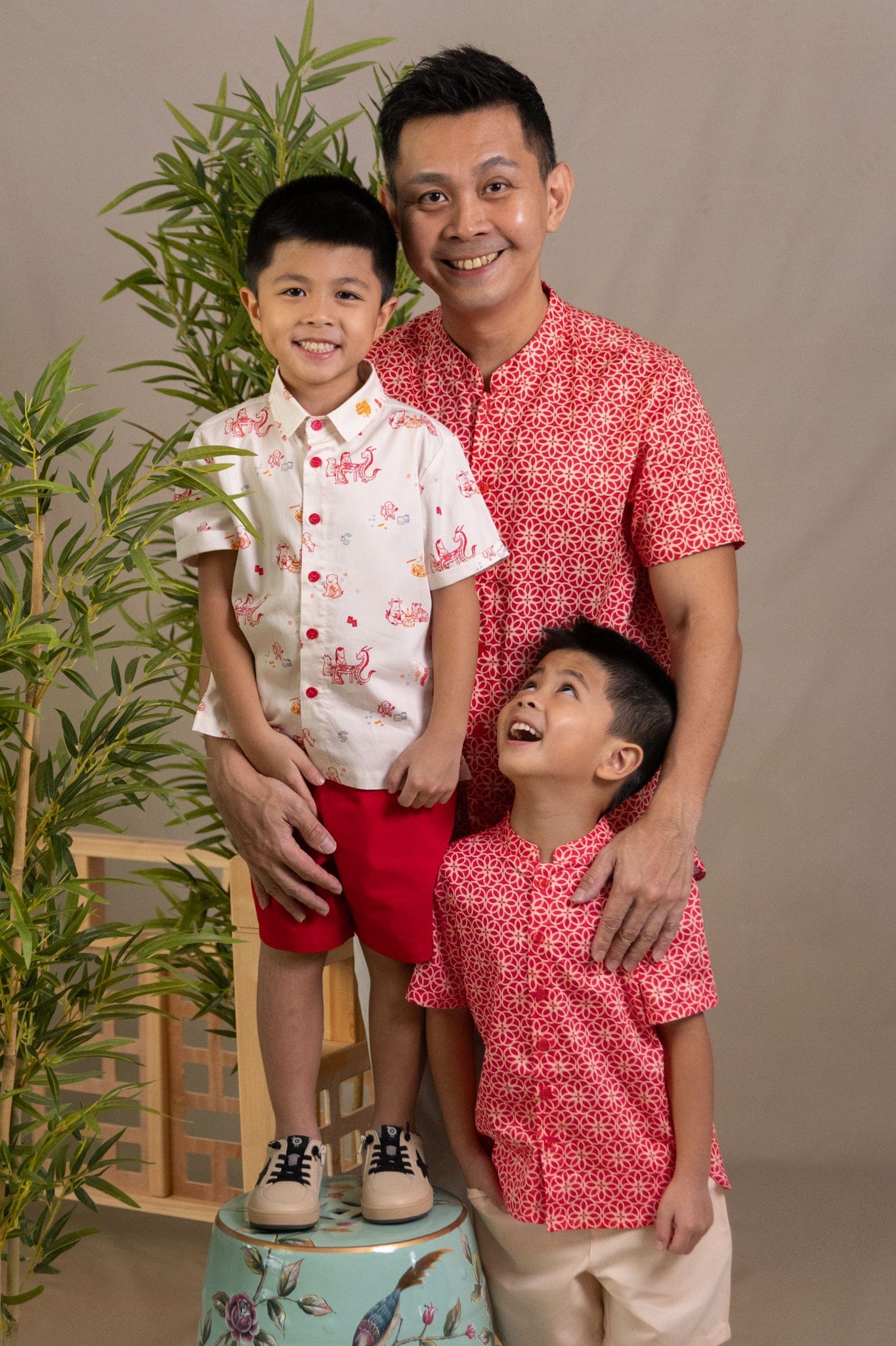 Family in matching red shirts, untitled-7257