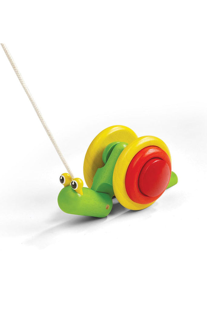 Pull-along snail toy with rope
